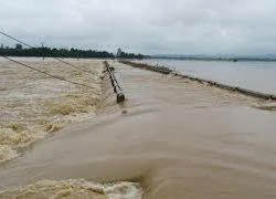 Đi làm rẫy, hai vợ chồng bị lũ cuốn