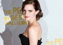 Emma watson diện đồ kỳ quặc tham dự lễ ra mắt phim