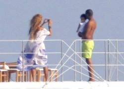 Gia đình Beyonce nghỉ ngơi trên du thuyền siêu sang