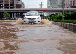 Hà Nội: Cấm phương tiện đi qua vùng nước sâu