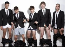 Hot boy The Wanted thi nhau... tụt quần