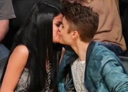 Justin Bieber từng sợ hôn Selena