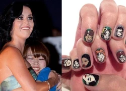 Katy Perry khoe bộ móng hoạt hình khi tới Nhật