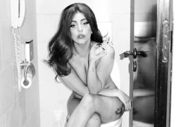 Lady Gaga tung ảnh nude trong nhà vệ sinh