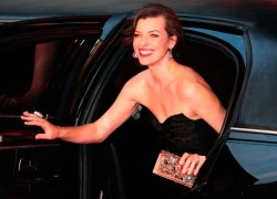 Milla Jovovich khoe dáng trên thảm đỏ dài nhất thế giới