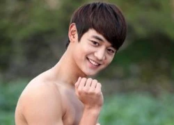 Minho lại gây sốt với thân hình hoàn hảo