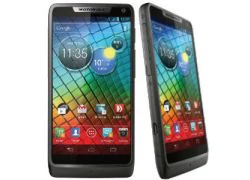 Motorola RAZR i: Nguồn năng lượng mới từ ông trùm Intel