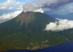 Núi lửa phun, Indonesia sơ tán dân