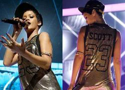 Rihanna gây choáng với phong cách &#8216;quên mặc quần&#8217;