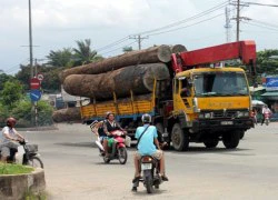 Rợn tóc gáy với "hung thần" trên xa lộ Hà Nội