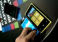 So màn hình giữa Lumia 920 và Galaxy S III