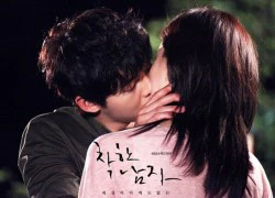 Song Joong Ki 'hun' Moon Chae Won say đắm