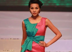 Thanh Hằng, Ngọc Quyên diễn catwalk ấn tượng