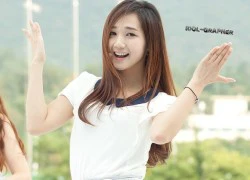 Thủ lĩnh Hello Venus chuyển nghề làm bồi bàn