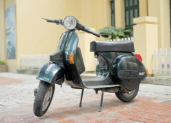 Vespa PX150E yên bình trên phố Hà Nội