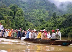 Bất an những chuyến đò