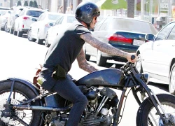 Becks &#8216;bụi bặm&#8217; dạo phố cùng motor