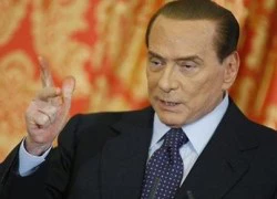 Berlusconi đe dọa lật đổ Chính phủ Italia