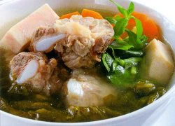 [Chế biến] - Canh cải chua khoai môn