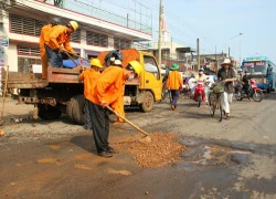 "Công nghệ" vá đường trên QL 20