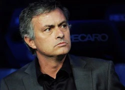 Fan đấu giá &#8220;công cụ&#8221; chiến thuật của Mourinho