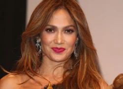 Jennifer Lopez: 43 tuổi vẫn trẻ đẹp rạng rỡ