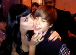 Katy Perry rủ bạn gia nhập FC của Justin Bieber