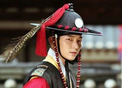 Lee Jun Ki điều tra chính 'mẹ' mình