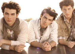 Lộ bằng chứng Jonas Brothers viết ca khúc về Miley Cyrus