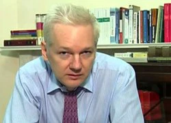 Nhà sáng lập WikiLeaks bị bỏng da do đèn cực tím