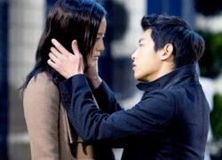 Song Joong Ki hôn say đắm Moon Chae Won