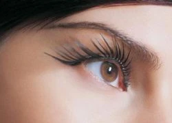 Tại sao bạn chải mascara không đẹp?