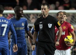 Trọng tài bị "ném đá" Clattenburg được bảo vệ hết mình