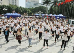 150 nữ sinh nhảy flashmob mừng ngày Nhà giáo Việt Nam