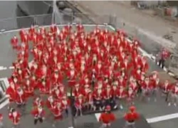 150 ông già Noel nhảy "Gangnam Style"