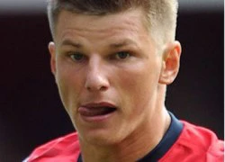 Arshavin 'chiêu đãi' cả nhà đồ giảm giá