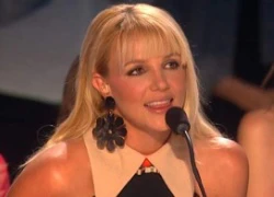 Britney Spears lại tự bêu xấu vì lơ đãng