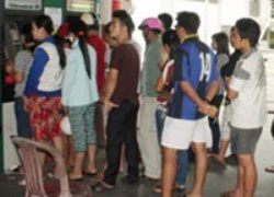 Cây ATM: 1001 kiểu "đày đọa" khách hàng