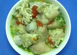 [Chế biến] - Canh móng giò khoai sọ nấu chua