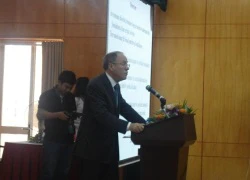 GS Roger B. Myerson giảng bài tại ĐH Ngoại thương