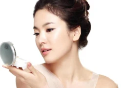 Cư dân mạng thích thú với ảnh thời 'con nít' của Song Hye Kyo