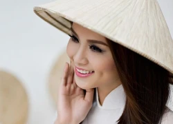 Diễm Hương lọt vào Top 16 dự đoán Miss Universe 2012