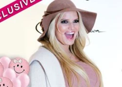 Jessica Simpson lại có bầu khi con gái mới 7 tháng