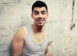 Joe Jonas sắm MV cho ca khúc "cổ"