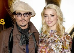 Johnny Depp "mê mệt" cô bạn gái lưỡng tính