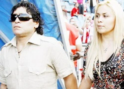 Maradona lại có bồ mới, bị dọa tung ảnh thân mật