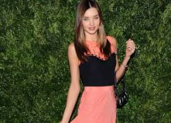 Miranda Kerr mất điểm vì váy xấu