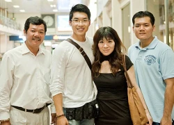 Nam Thành chia tay bố mẹ lên đường thi Mr. World