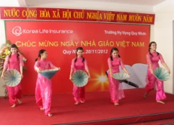 Ngày Nhà giáo ở ngôi trường nơi HS hát quốc ca bằng tay