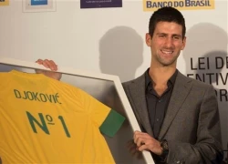 Novak Djokovic tới Brazil đá bóng